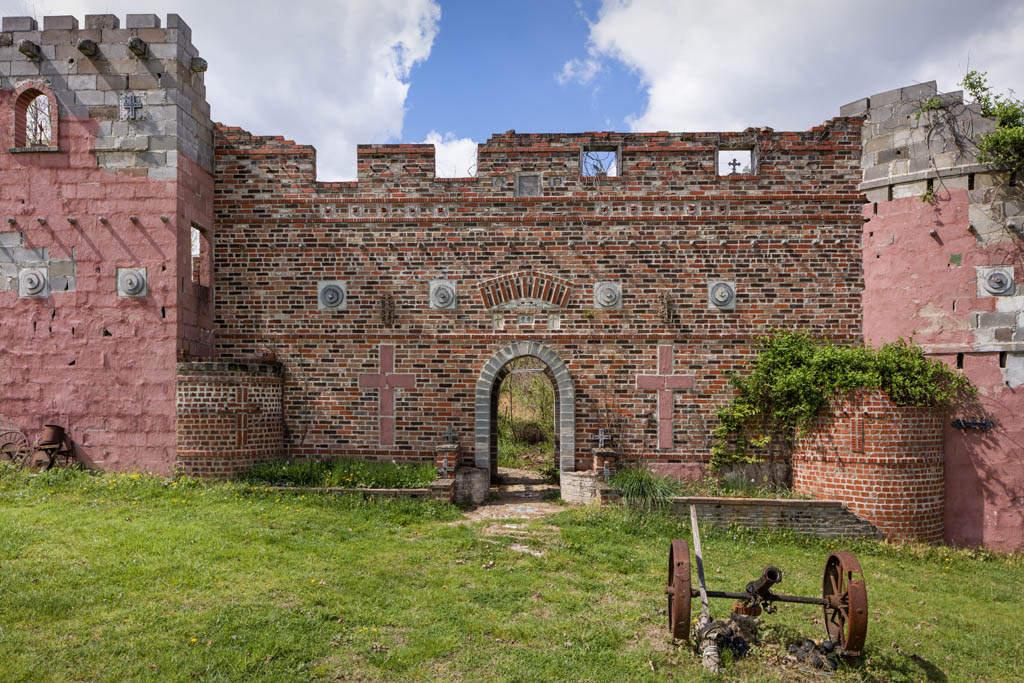 Floyd Banks’ Fortress of Faith; Greenback, Tennessee 2016 AltStream Art